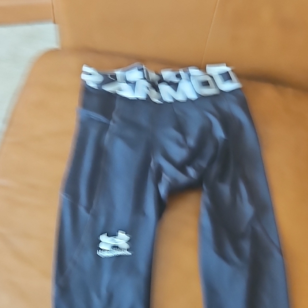 Under Armour Black Athletic Leggings with Moisture-Wicking Fabric